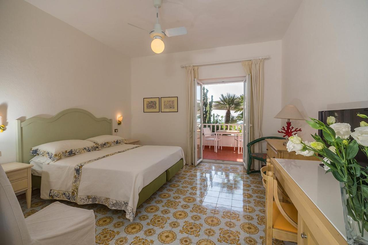 Hotel Villa Maria Sant'Angelo  Exteriör bild
