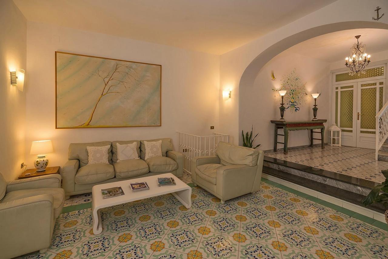 Hotel Villa Maria Sant'Angelo  Exteriör bild